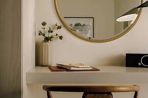 Sonder by Marriott Bonvoy The Craftsman Apartments Downtown LA