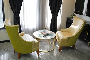 KY Continental Apartments