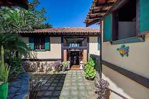 Casa com Cinco Quartos Pé na Areia