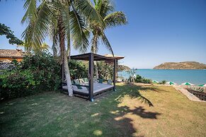 Casa com Cinco Quartos Pé na Areia