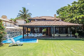 Casa com Cinco Quartos Pé na Areia