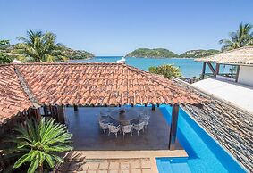 Casa com Cinco Quartos Pé na Areia