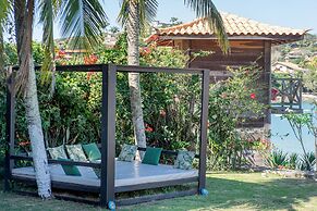 Casa com Cinco Quartos Pé na Areia