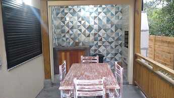 Casa Privativa com Piscina na Ferrugem