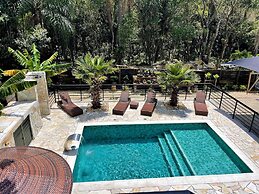 Casa Privativa com Piscina na Ferrugem