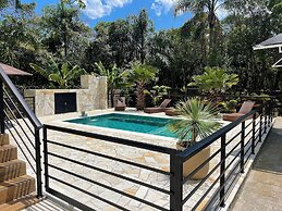 Casa Privativa com Piscina na Ferrugem