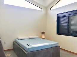 Casa Privativa com Piscina na Ferrugem