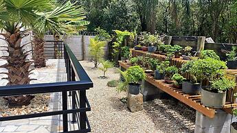 Casa Privativa com Piscina na Ferrugem