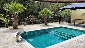 Casa Privativa com Piscina na Ferrugem