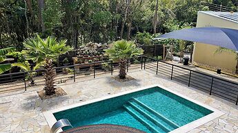 Casa Privativa com Piscina na Ferrugem