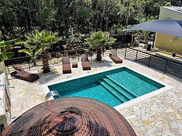 Casa Privativa com Piscina na Ferrugem