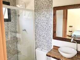 Casa Privativa com Piscina na Ferrugem