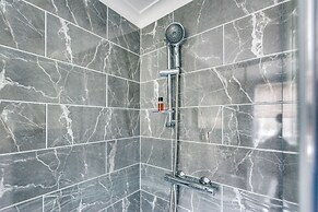 Bright & Spacious 2-Bedroom House