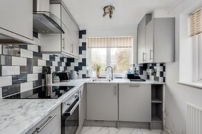 Bright & Spacious 2-Bedroom House