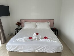 Coconut Palms Resort & Diamond Casino