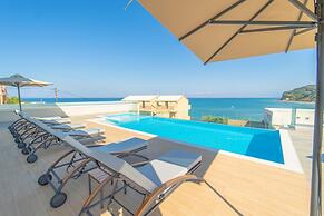 Villa Halcyon in St Stefanos Bay