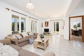Villa Afrodite Classico