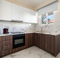 3BD Apt Next to The Ellinikon