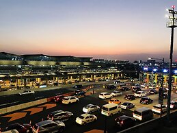 One Palm Tree Villas Across NAIA T3