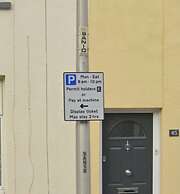 Gillingham Home - Sleeps 4 - Comfort & Convenience