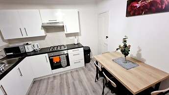 Beautiful 2-bed House in Gillingham