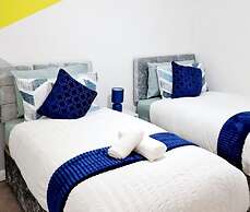 Gillingham Home - Sleeps 4 - Comfort & Convenience