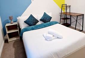 Gillingham Home - Sleeps 4 - Comfort & Convenience