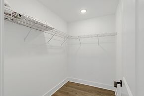 22811 Ann Miller - Saltwater Solace 4 Bedroom Home by RedAwning