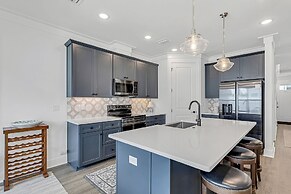 22811 Ann Miller - Saltwater Solace 4 Bedroom Home by RedAwning