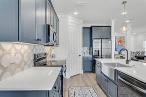 22811 Ann Miller - Saltwater Solace 4 Bedroom Home by RedAwning