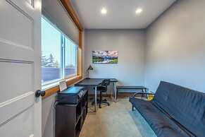 Spring Haus 2 Bedroom Home by RedAwning