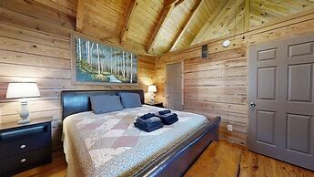 Chelle's Sanctuary 2 Bedroom Cabin by RedAwning