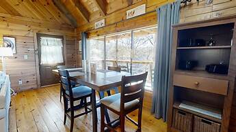 Chelle's Sanctuary 2 Bedroom Cabin by RedAwning