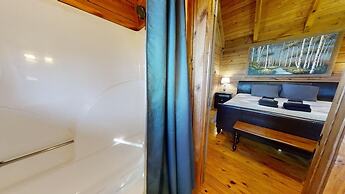 Chelle's Sanctuary 2 Bedroom Cabin by RedAwning