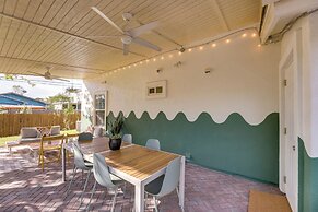 5 Mi to Dtwn Austin: Vibrant Home w/ Patio