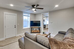 Stylish Logan Retreat w/ Smart TV + Central A/c!