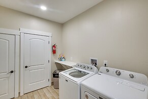 Stylish Logan Retreat w/ Smart TV + Central A/c!