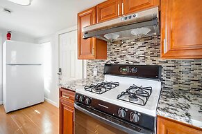 Cozy Atlantic City Getaway ~ 3 Blocks to Ocean!