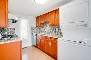 Cozy Atlantic City Getaway ~ 3 Blocks to Ocean!