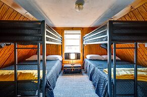 Cozy Bethlehem Family Cabin Near Skiing & Hiking!