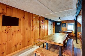 Cozy Bethlehem Family Cabin Near Skiing & Hiking!