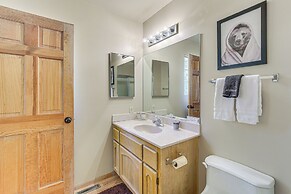 Big Bear Lake Cabin w/ Deck, Grill & Fireplace!