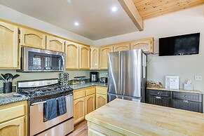 Big Bear Lake Cabin w/ Deck, Grill & Fireplace!