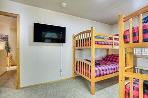 Big Bear Lake Cabin w/ Deck, Grill & Fireplace!