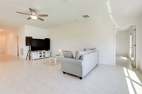 Bright Port Charlotte Home - 2 Mi to Beach!