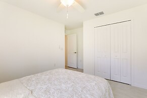 Bright Port Charlotte Home - 2 Mi to Beach!