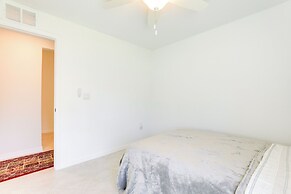 Bright Port Charlotte Home - 2 Mi to Beach!