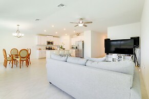 Bright Port Charlotte Home - 2 Mi to Beach!