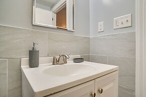 South Yarmouth Apartment Rental, 1 Mi to Beach!