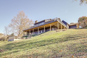 Lafollette Home: Community Pool & Mountain Views!